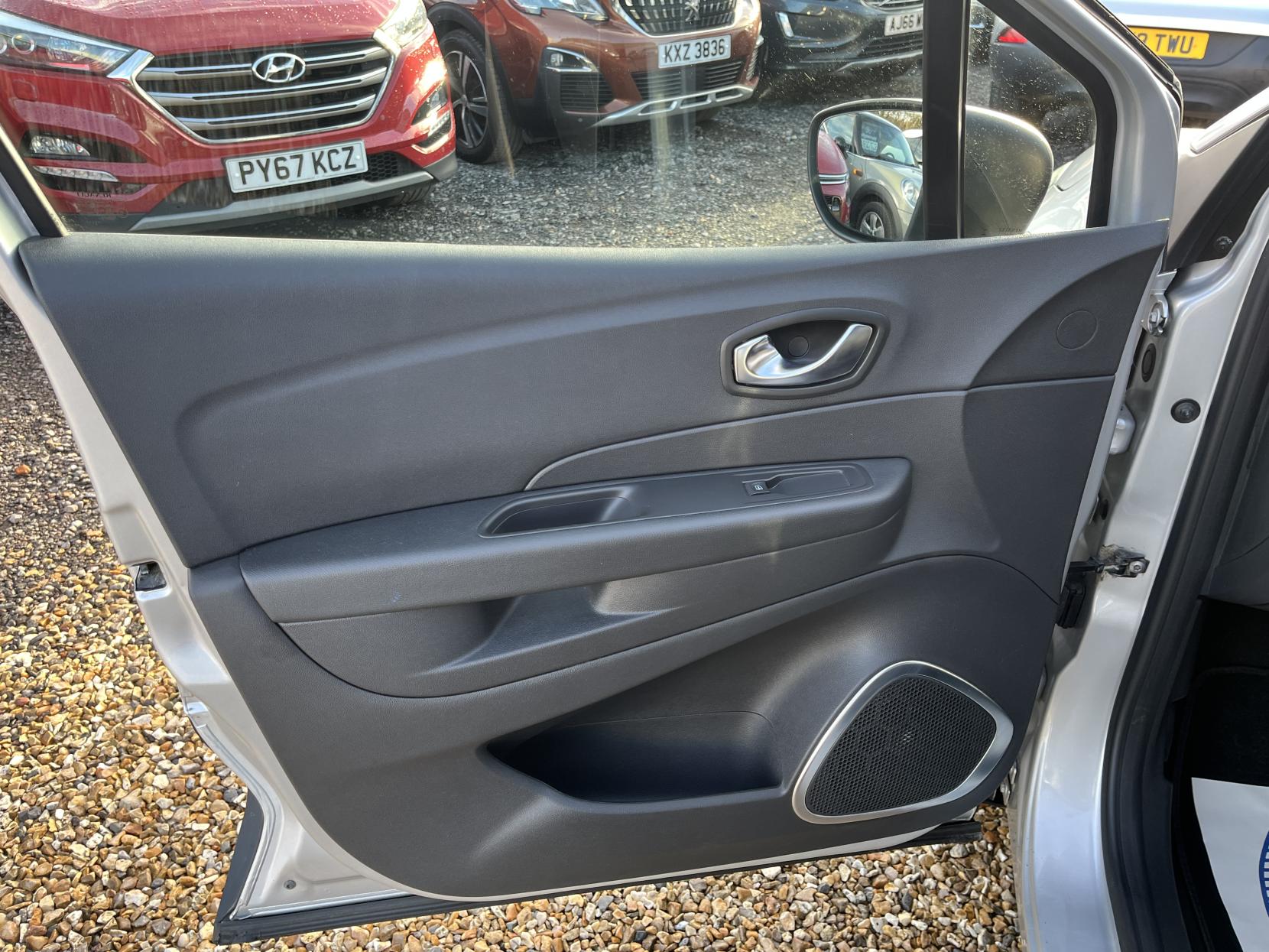 Renault Captur 1.5 dCi ENERGY Dynamique Nav SUV 5dr Diesel Manual Euro 6 (s/s) (90 ps)