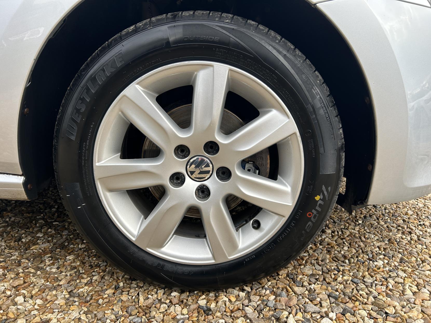 Volkswagen Polo 1.4 SE Hatchback 5dr Petrol Manual Euro 5 (85 ps)