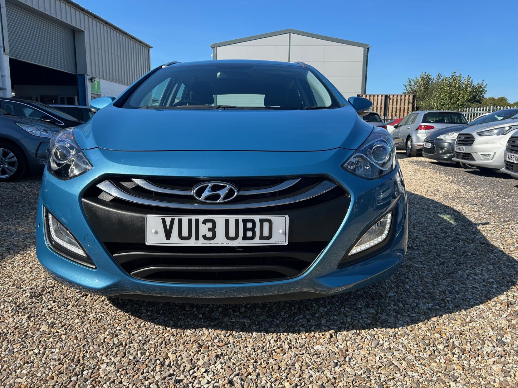 Hyundai i30 1.6 CRDi Style Nav Tourer 5dr Diesel Auto Euro 5 (128 ps)