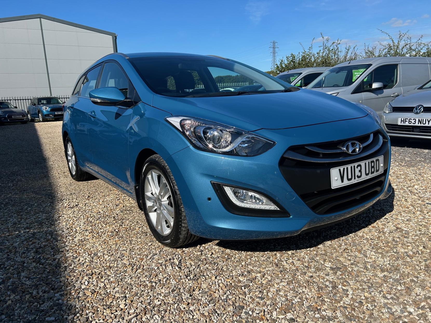 Hyundai i30 1.6 CRDi Style Nav Tourer 5dr Diesel Auto Euro 5 (128 ps)