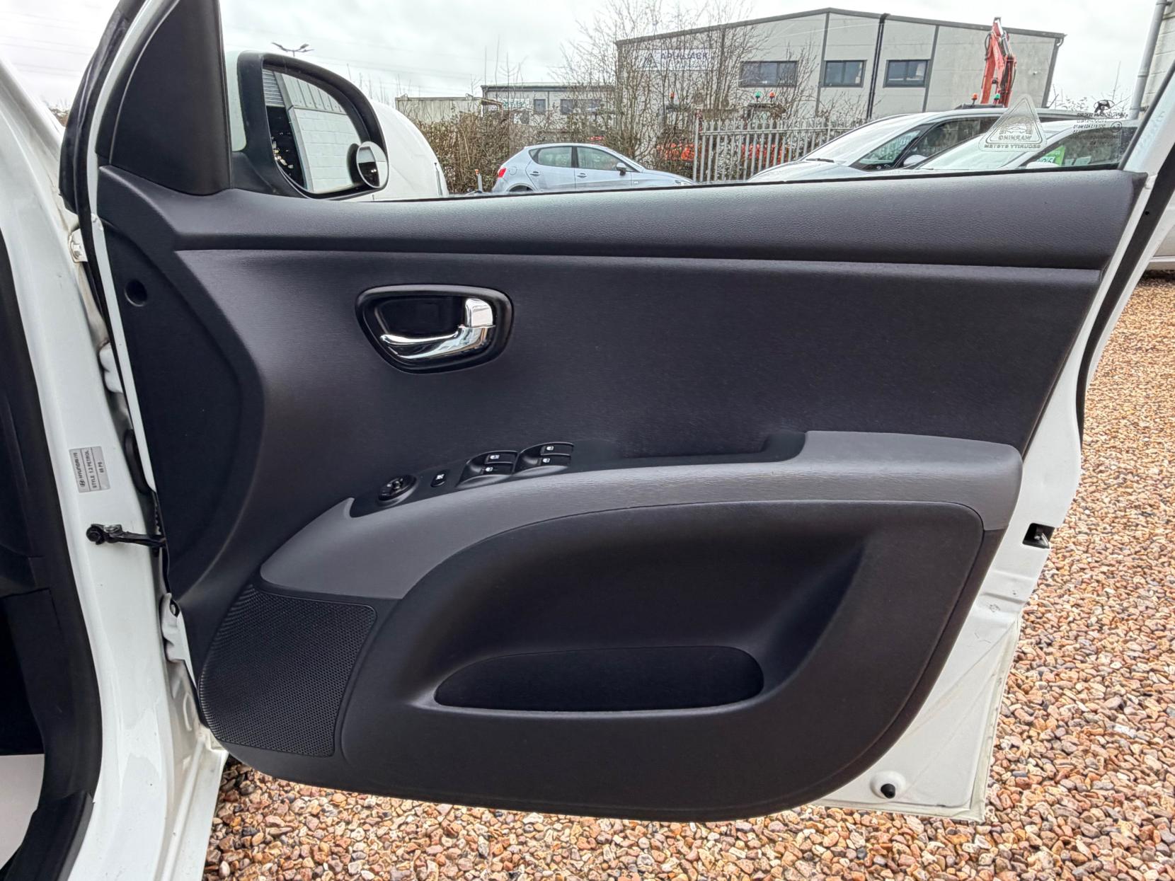 Hyundai i10 1.2 Style Hatchback 5dr Petrol Manual Euro 5 (85 bhp)