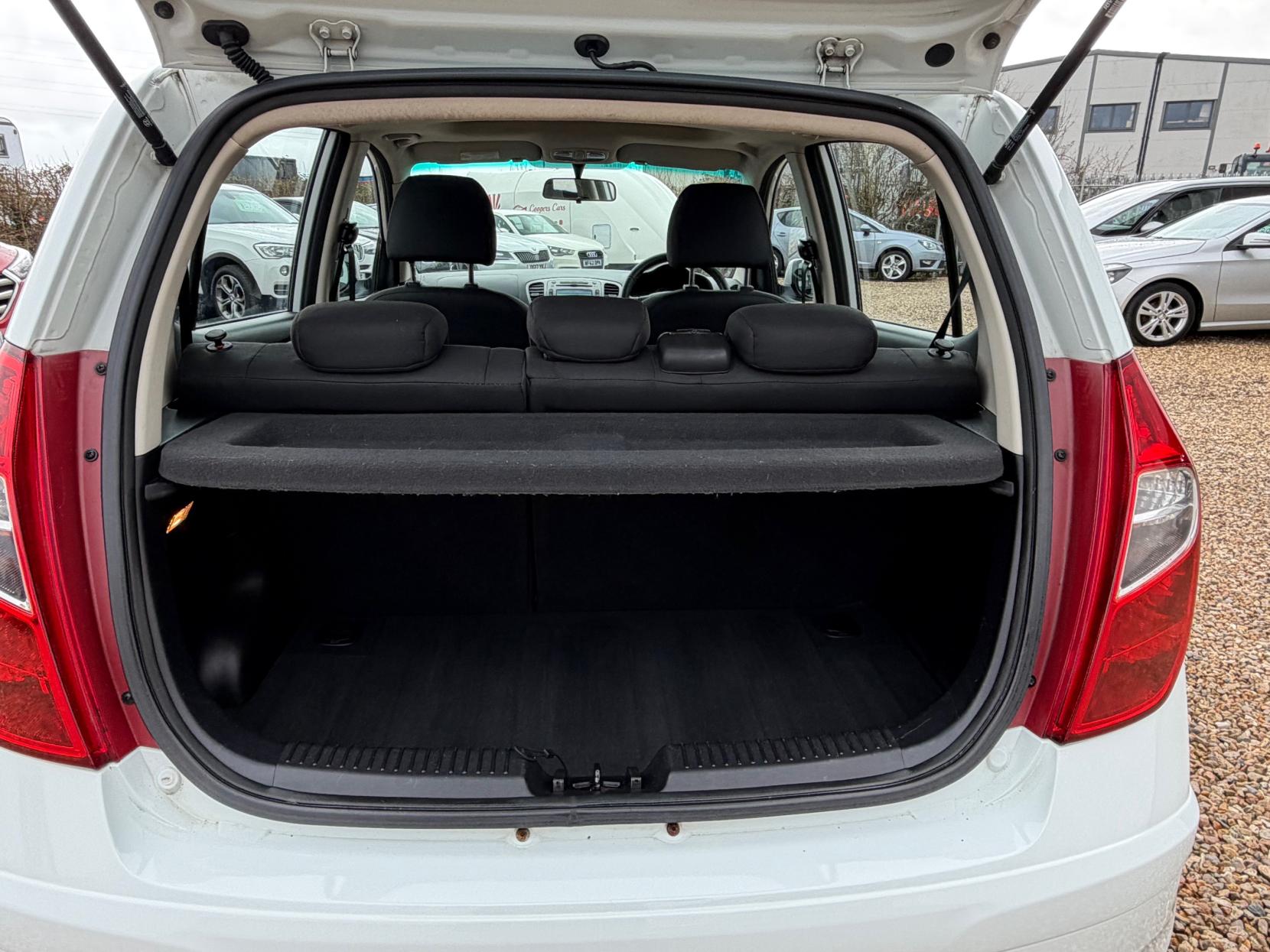 Hyundai i10 1.2 Style Hatchback 5dr Petrol Manual Euro 5 (85 bhp)