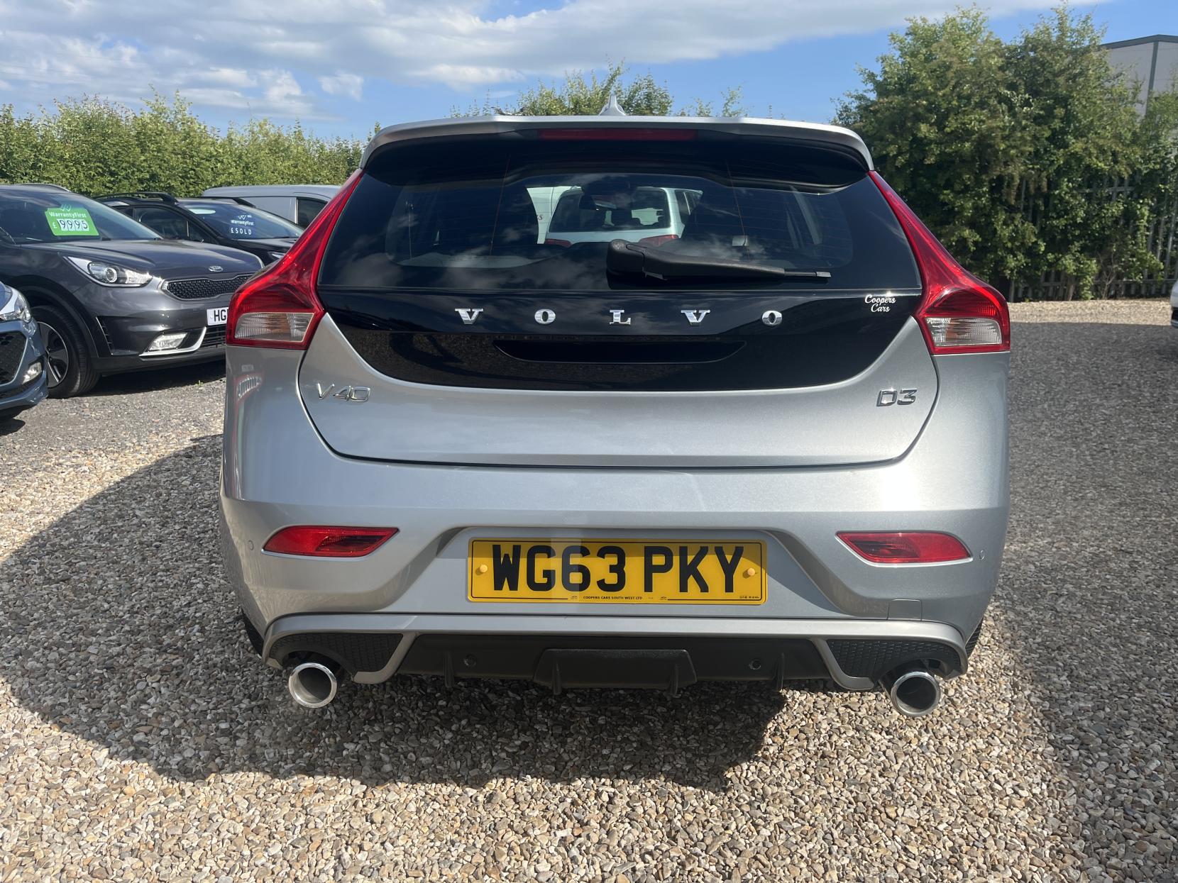 Volvo V40 2.0 D3 R-Design Hatchback 5dr Diesel Geartronic Euro 5 (s/s) (150 ps)