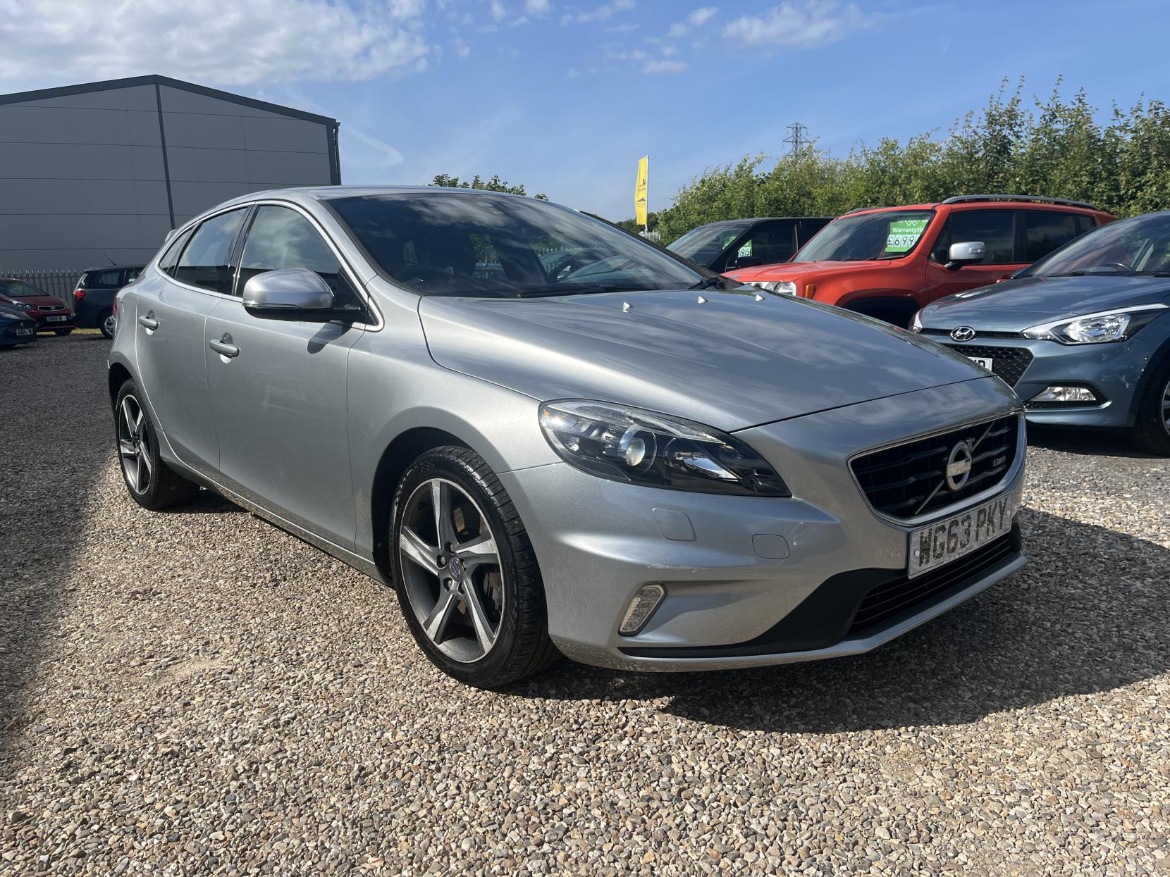 Volvo V40 2.0 D3 R-Design Hatchback 5dr Diesel Geartronic Euro 5 (s/s) (150 ps)