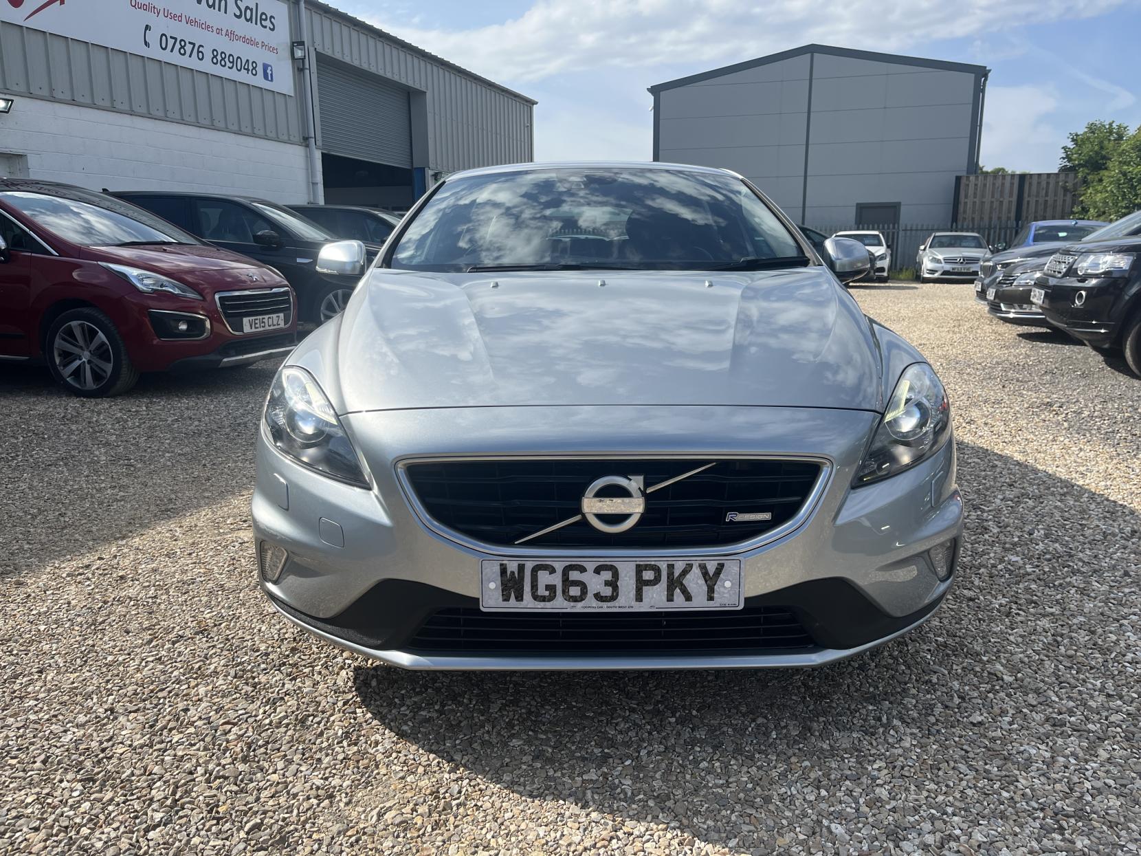Volvo V40 2.0 D3 R-Design Hatchback 5dr Diesel Geartronic Euro 5 (s/s) (150 ps)