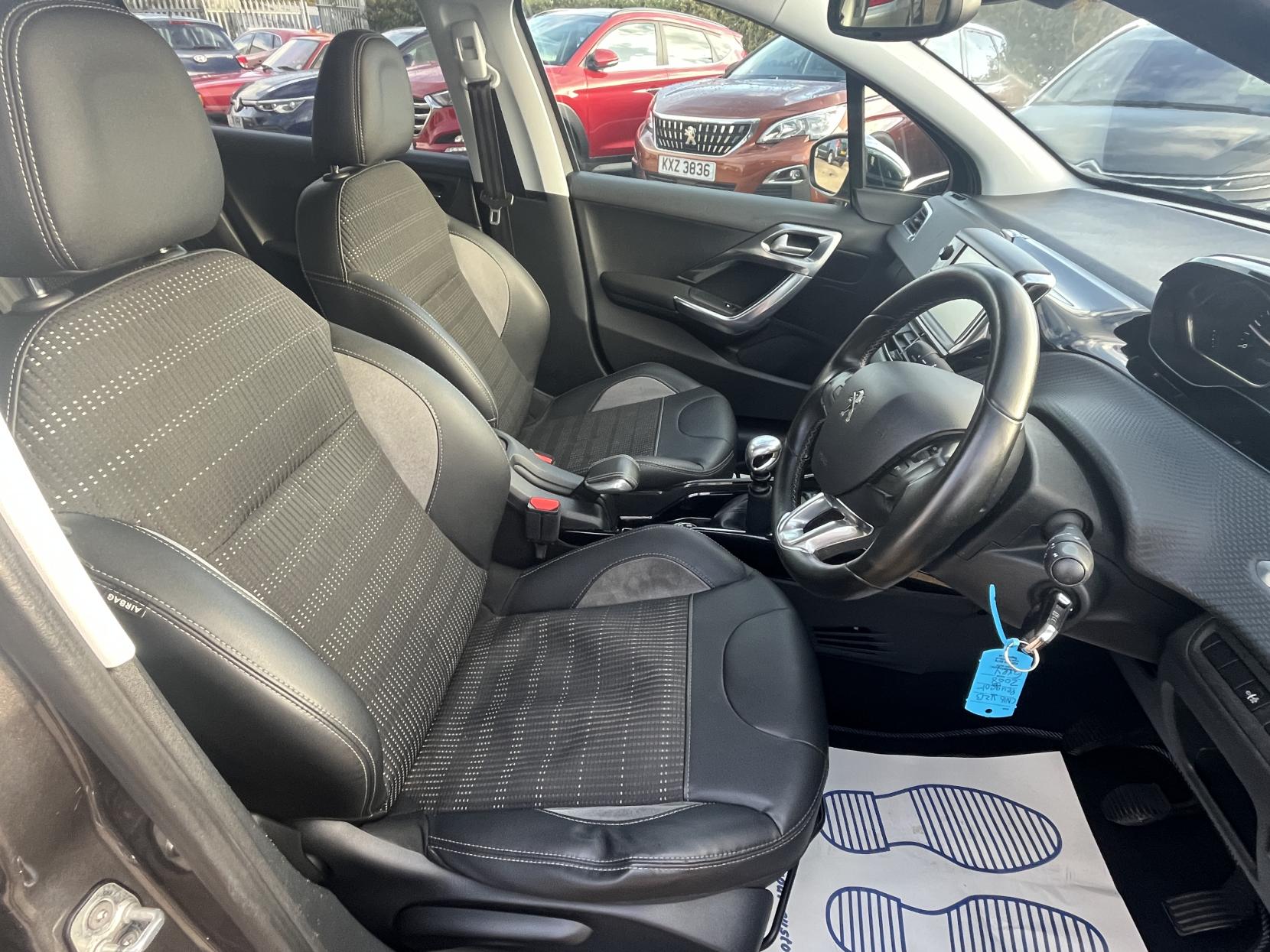 Peugeot 2008 1.6 BlueHDi Allure SUV 5dr Diesel Manual Euro 6 (s/s) (120 ps)