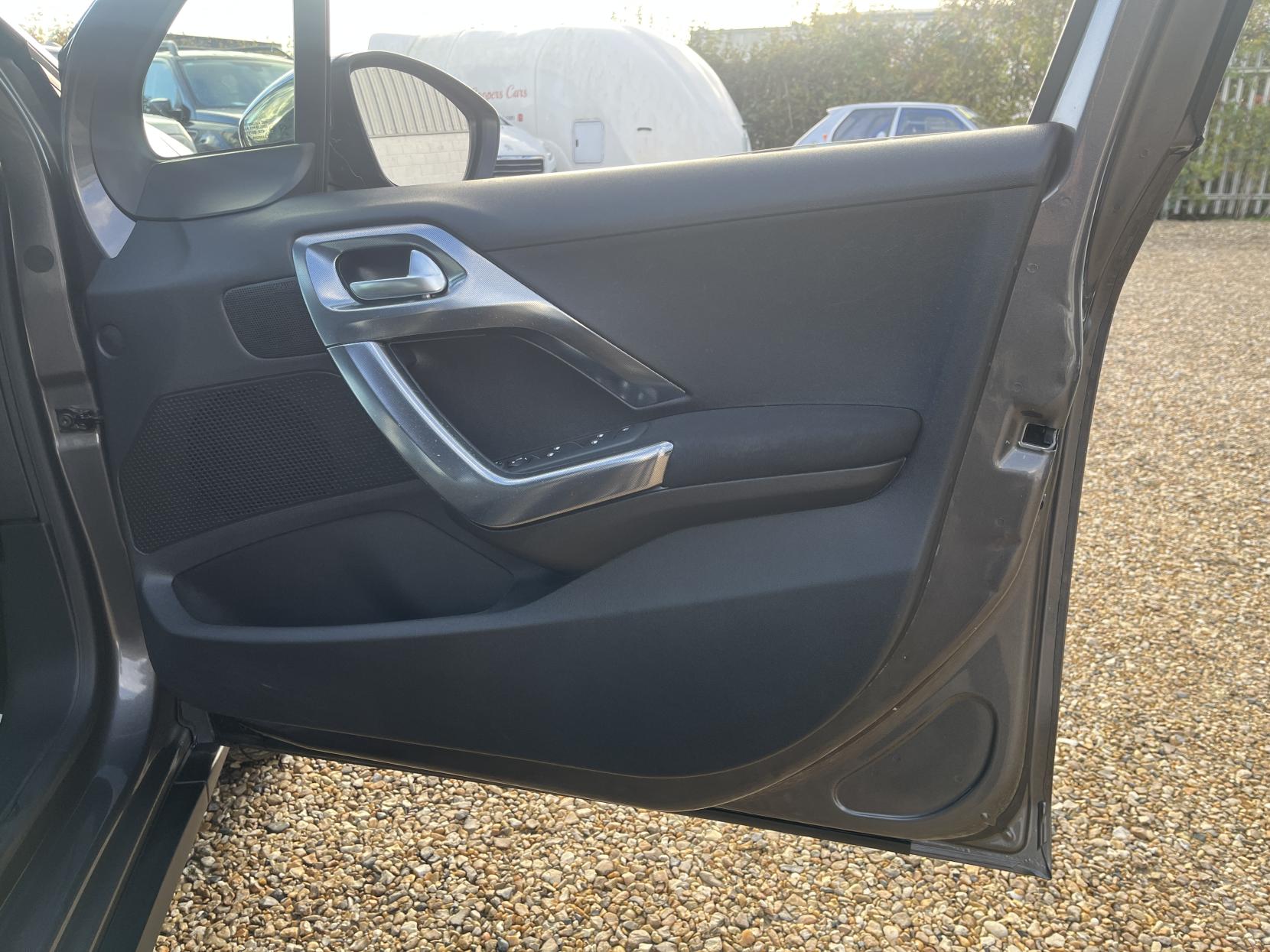 Peugeot 2008 1.6 BlueHDi Allure SUV 5dr Diesel Manual Euro 6 (s/s) (120 ps)