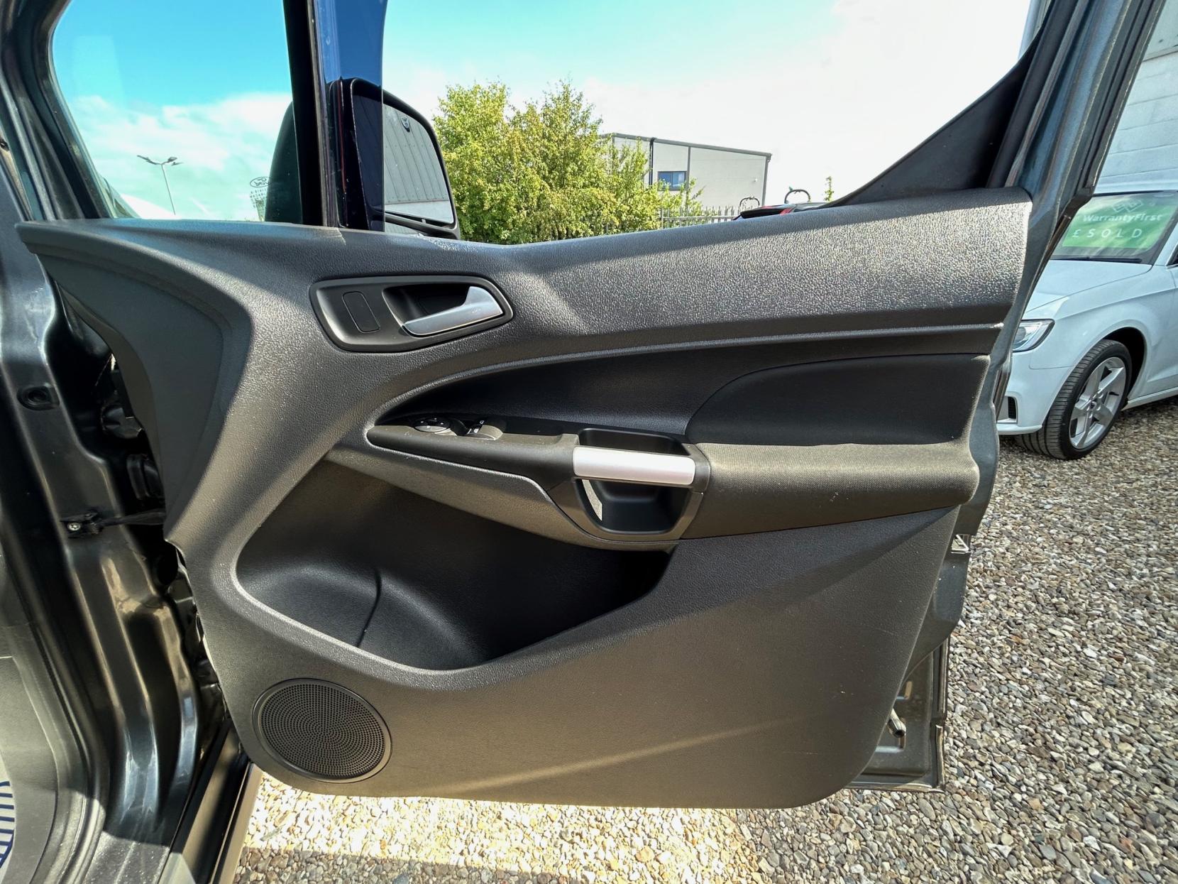Ford Transit Connect 1.6 TDCi 200 Limited Panel Van 4dr Diesel Manual L1 H1 (124 g/km, 113 bhp)
