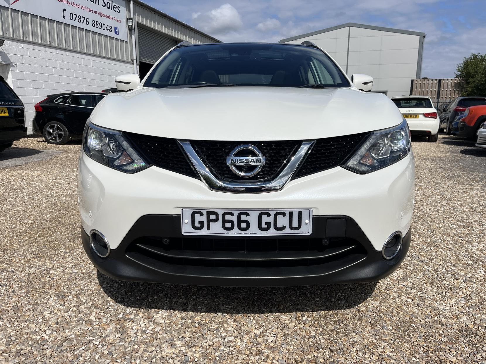 Nissan Qashqai 1.5 dCi Tekna SUV 5dr Diesel Manual 2WD Euro 6 (s/s) (110 ps)