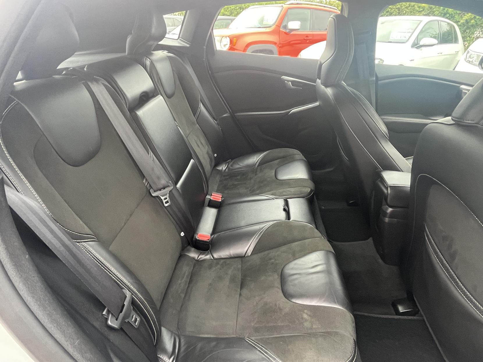 Volvo V40 1.6 T2 R-Design Hatchback 5dr Petrol Manual Euro 5 (s/s) (120 ps)