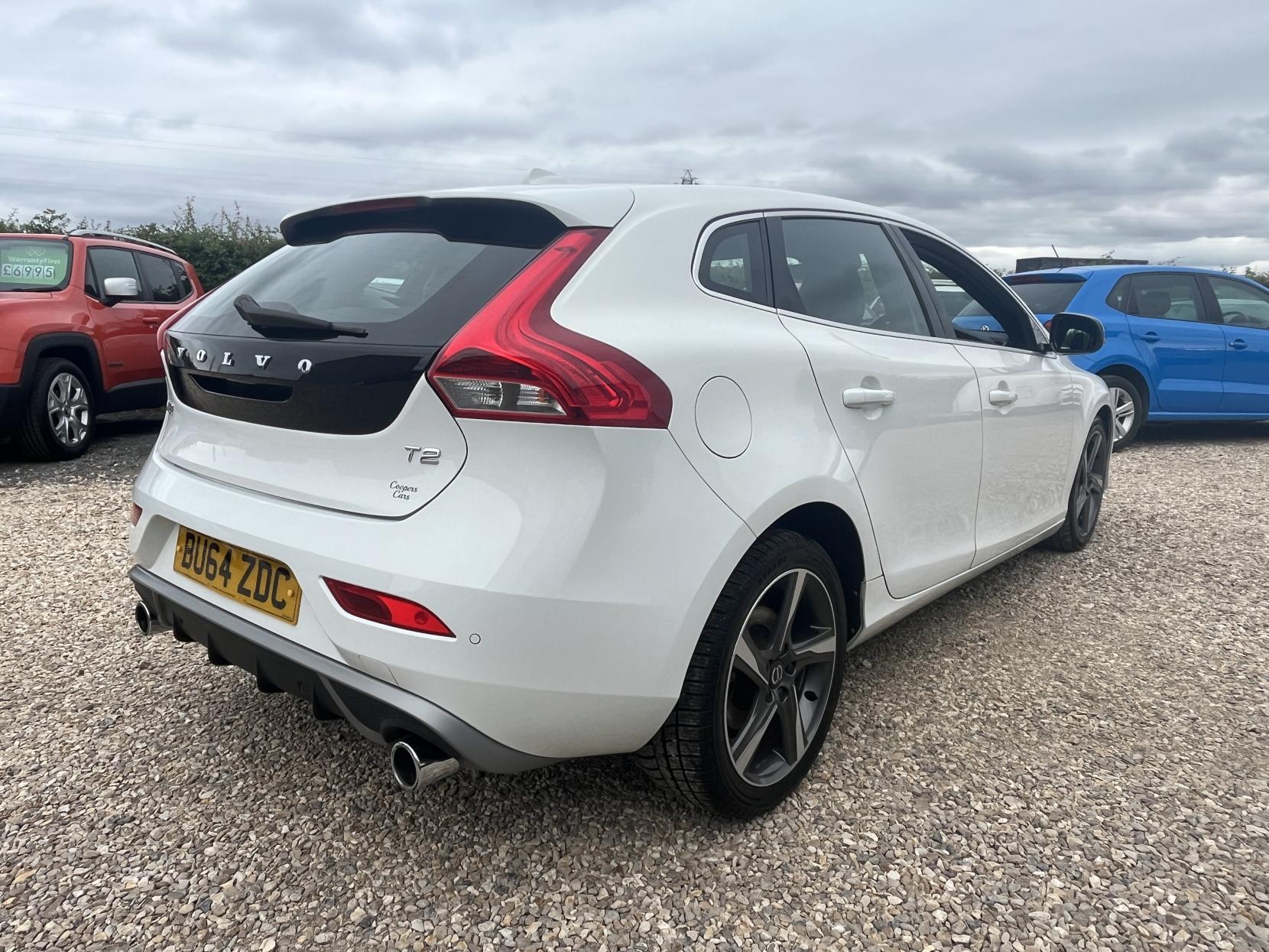 Volvo V40 1.6 T2 R-Design Hatchback 5dr Petrol Manual Euro 5 (s/s) (120 ps)