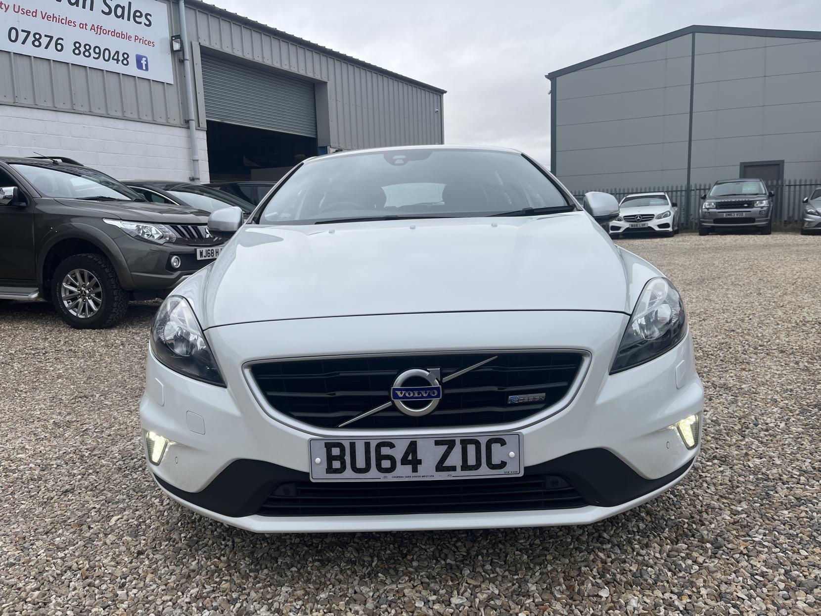 Volvo V40 1.6 T2 R-Design Hatchback 5dr Petrol Manual Euro 5 (s/s) (120 ps)