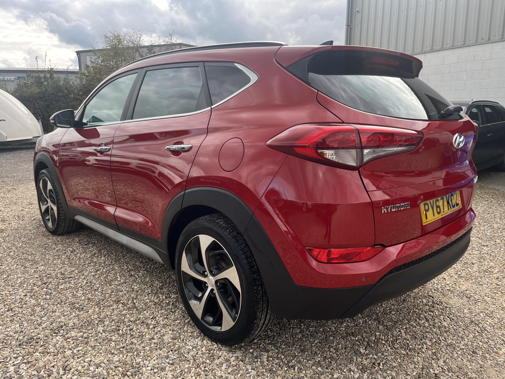 Hyundai TUCSON 1.7 CRDi Blue Drive Premium SE SUV 5dr Diesel DCT Euro 6 (s/s) (141 ps)