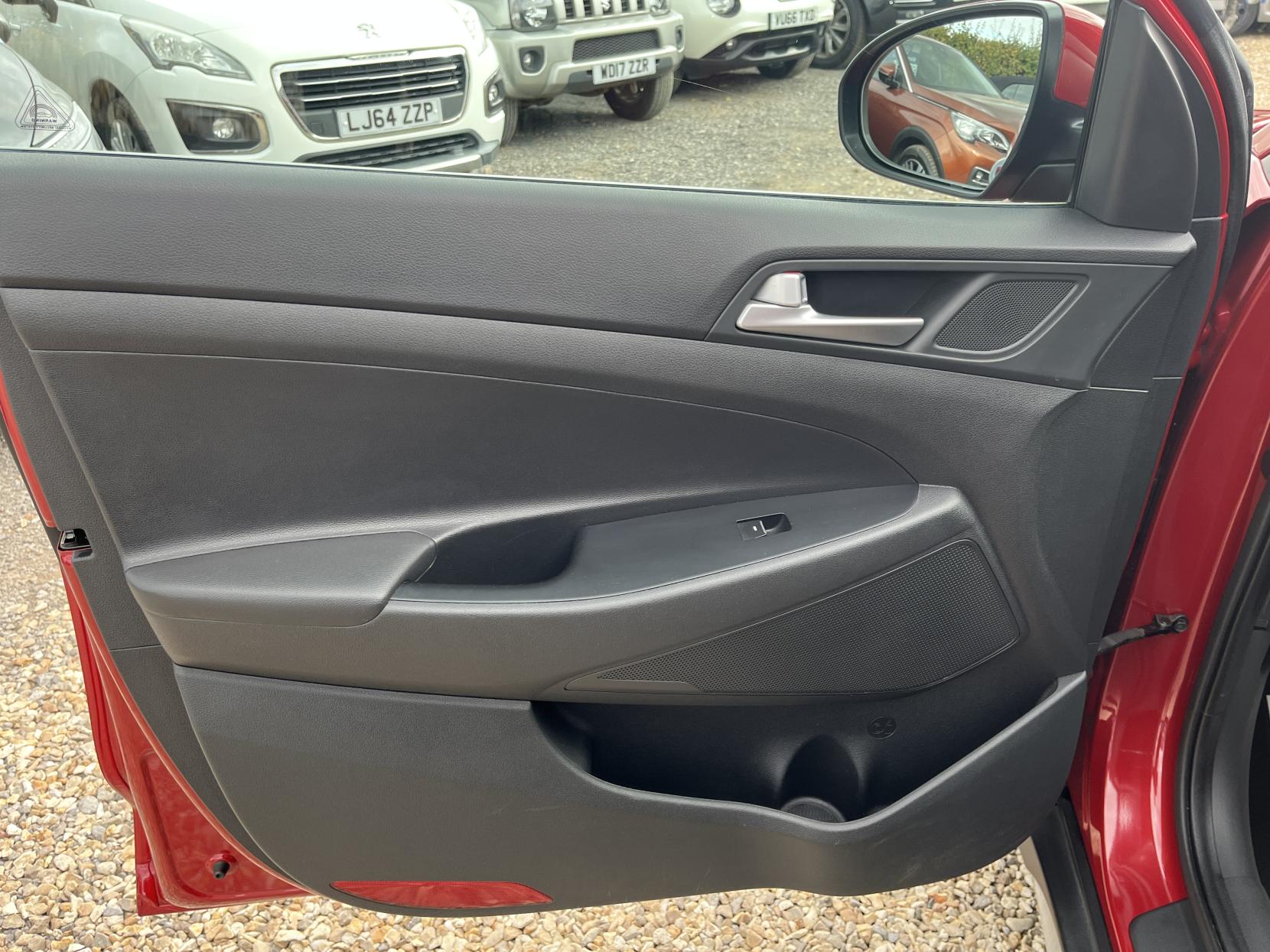 Hyundai TUCSON 1.7 CRDi Blue Drive Premium SE SUV 5dr Diesel DCT Euro 6 (s/s) (141 ps)