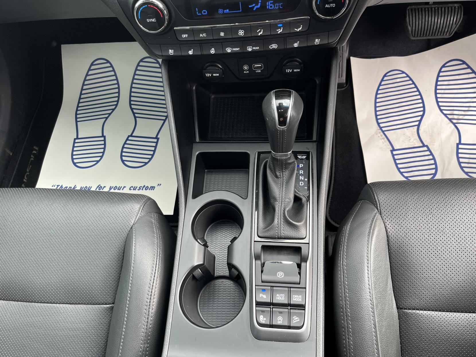 Hyundai TUCSON 1.7 CRDi Blue Drive Premium SE SUV 5dr Diesel DCT Euro 6 (s/s) (141 ps)