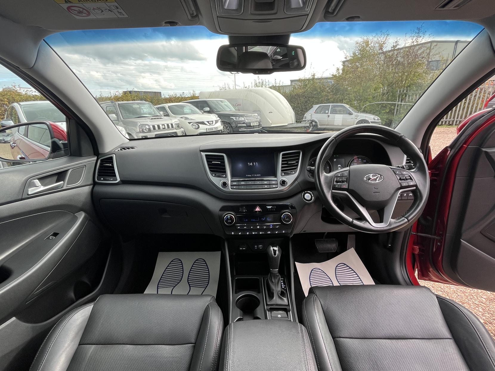 Hyundai TUCSON 1.7 CRDi Blue Drive Premium SE SUV 5dr Diesel DCT Euro 6 (s/s) (141 ps)