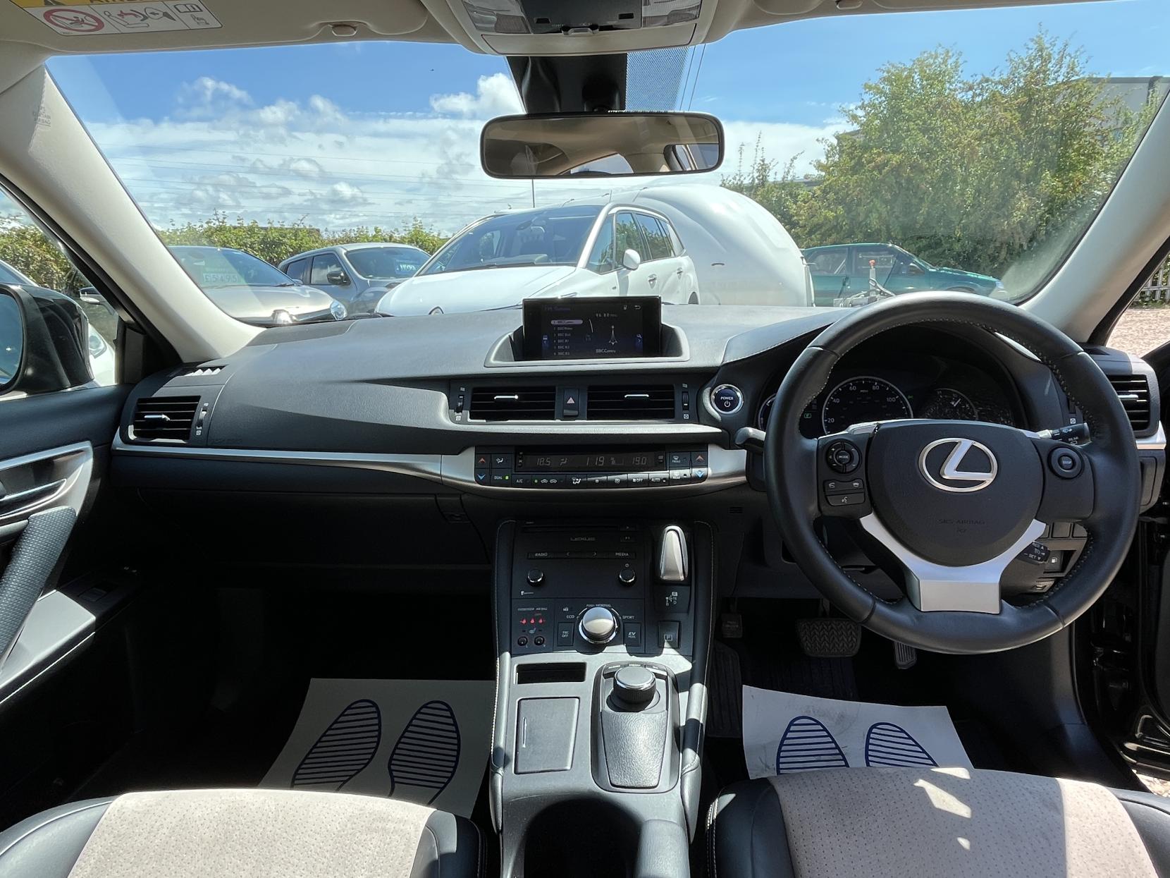 Lexus CT 1.8 200h Advance Plus Hatchback 5dr Petrol Hybrid CVT Euro 6 (s/s) (136 ps)