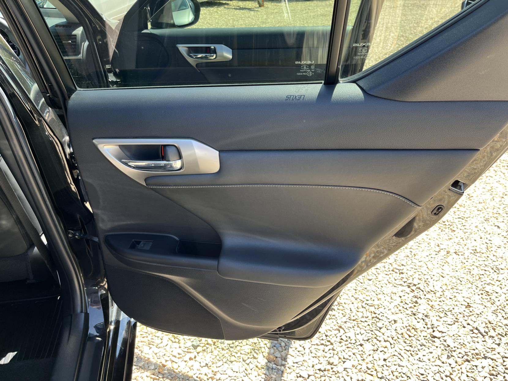 Lexus CT 1.8 200h Advance Plus Hatchback 5dr Petrol Hybrid CVT Euro 6 (s/s) (136 ps)