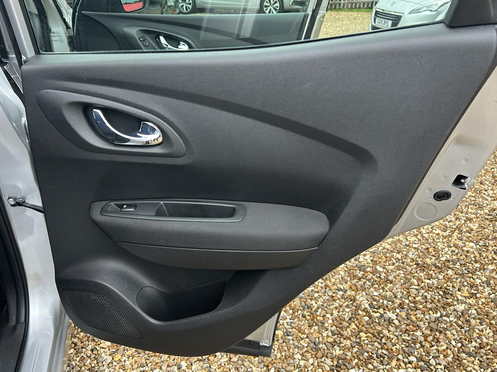 Renault Kadjar 1.5 dCi Dynamique Nav SUV 5dr Diesel Manual Euro 6 (s/s) (110 ps)