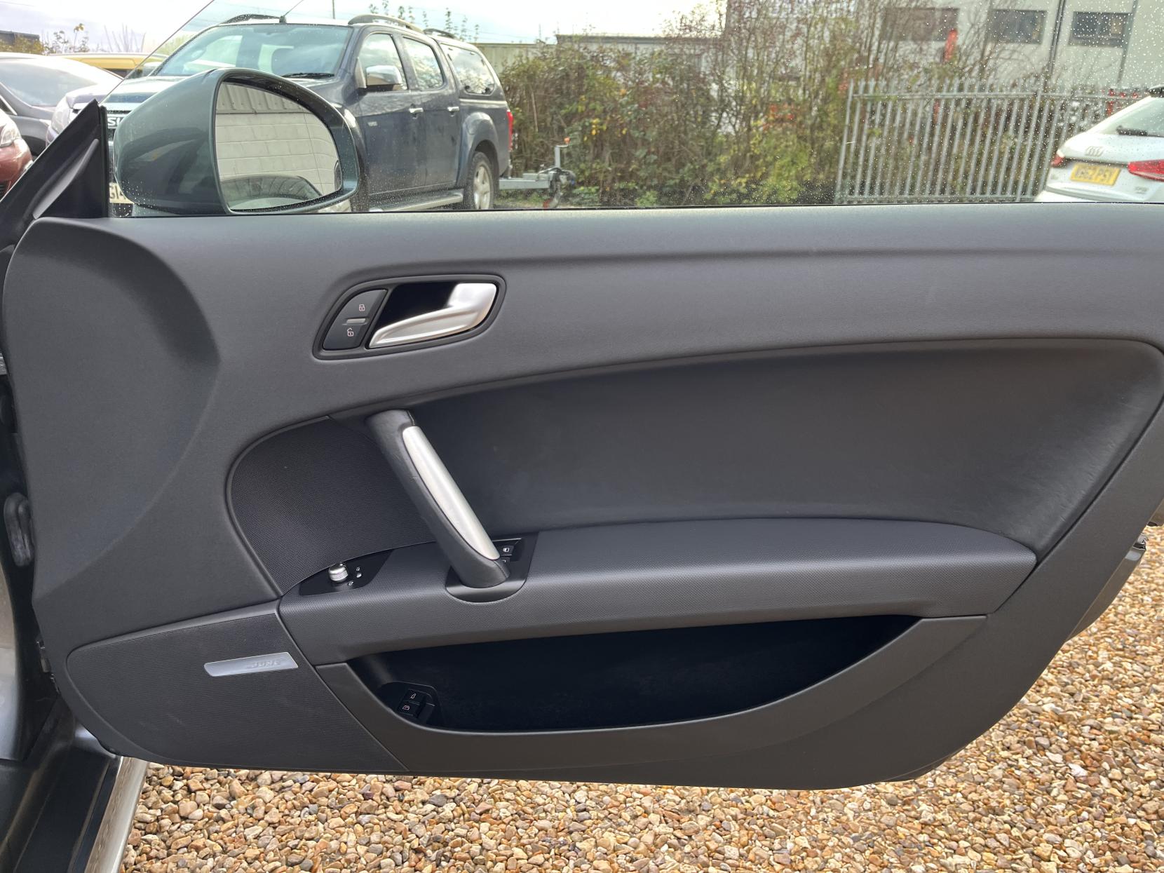 Audi TT 2.0 TFSI S line Roadster 2dr Petrol S Tronic Euro 5 (s/s) (211 ps)