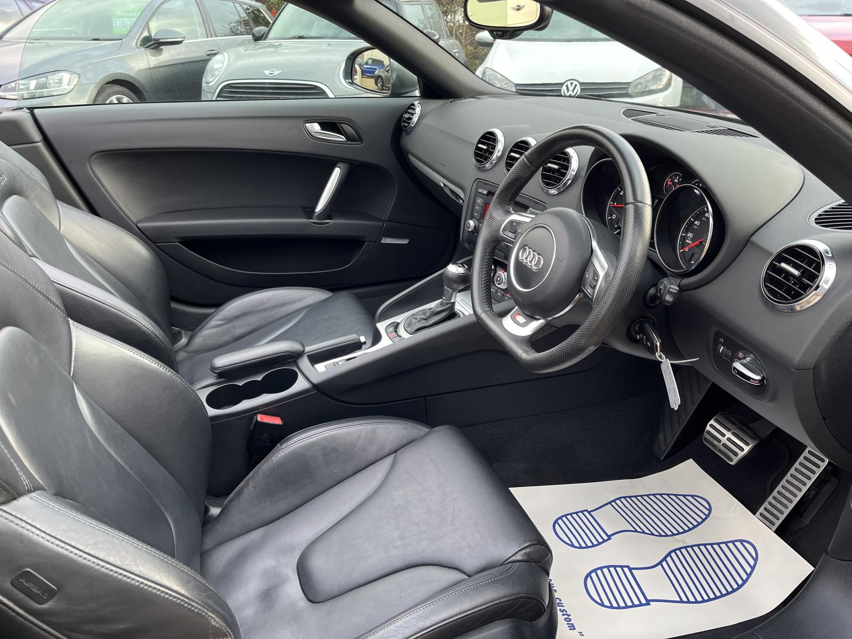 Audi TT 2.0 TFSI S line Roadster 2dr Petrol S Tronic Euro 5 (s/s) (211 ps)