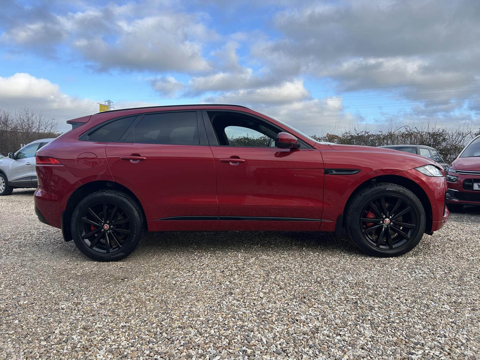 Jaguar F-PACE 3.0 D300 V6 S SUV 5dr Diesel Auto AWD Euro 6 (s/s) (300 ps)