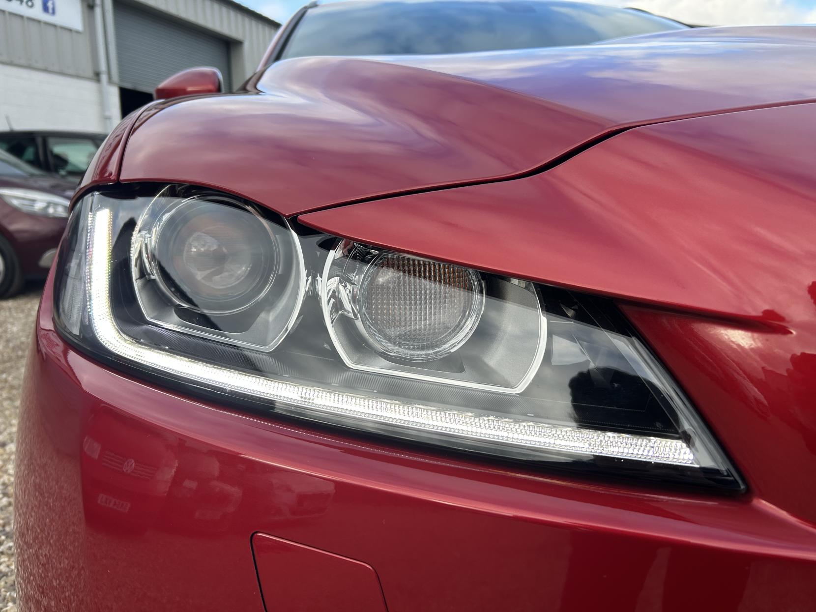 Jaguar F-PACE 3.0 D300 V6 S SUV 5dr Diesel Auto AWD Euro 6 (s/s) (300 ps)