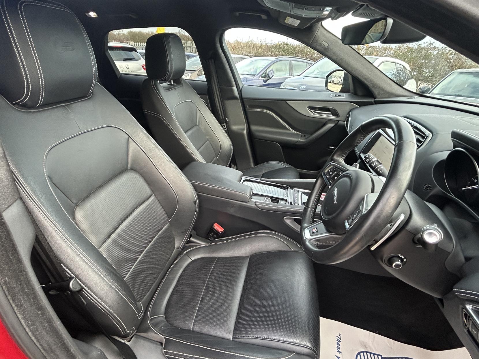 Jaguar F-PACE 3.0 D300 V6 S SUV 5dr Diesel Auto AWD Euro 6 (s/s) (300 ps)