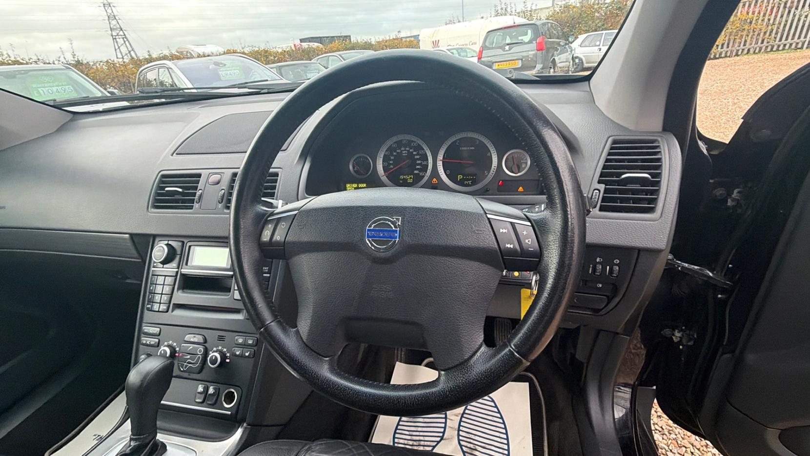 Volvo XC90 2.4 D5 SE SUV 5dr Diesel Geartronic AWD (219 g/km, 200 bhp)