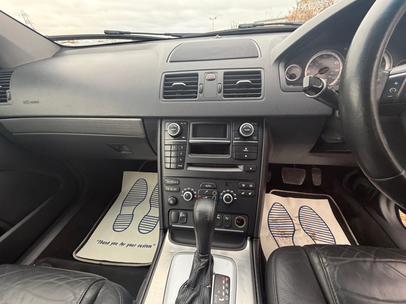 Volvo XC90 2.4 D5 SE SUV 5dr Diesel Geartronic AWD (219 g/km, 200 bhp)