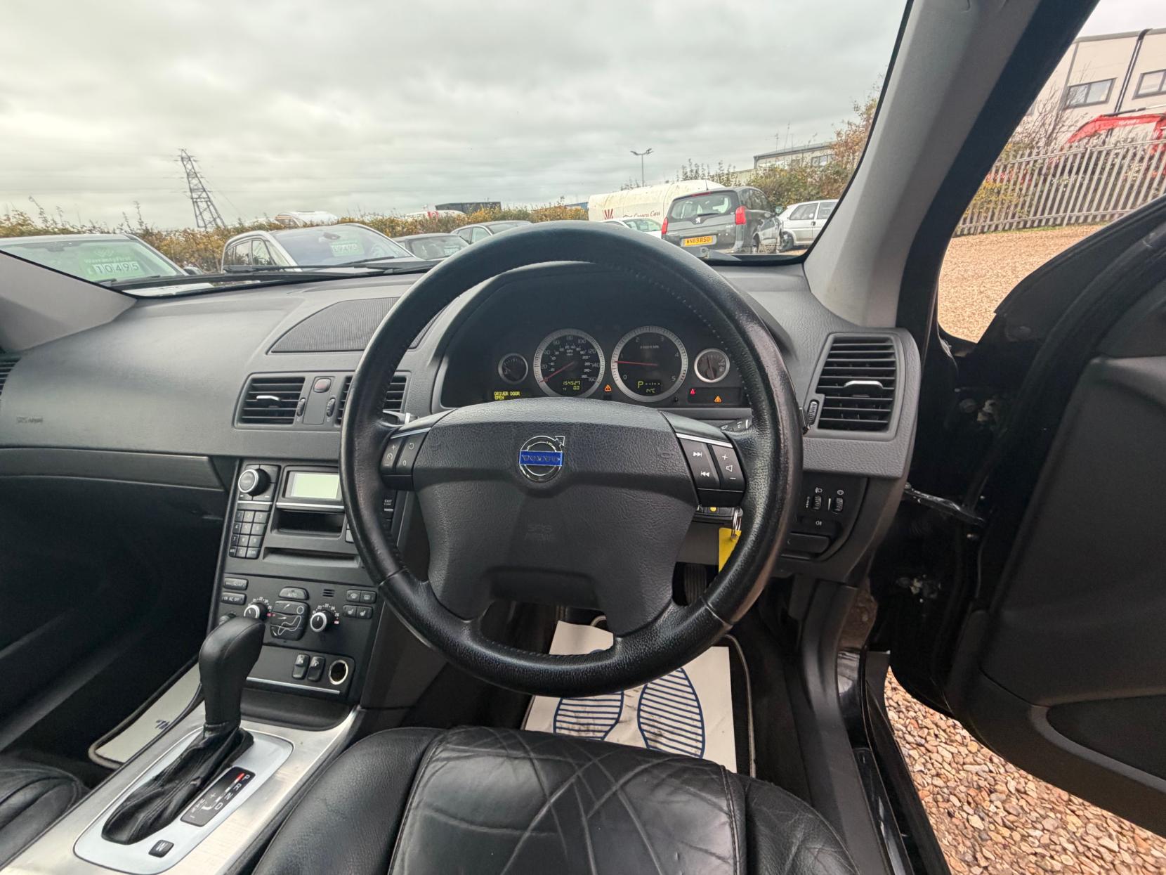 Volvo XC90 2.4 D5 SE SUV 5dr Diesel Geartronic AWD (219 g/km, 200 bhp)