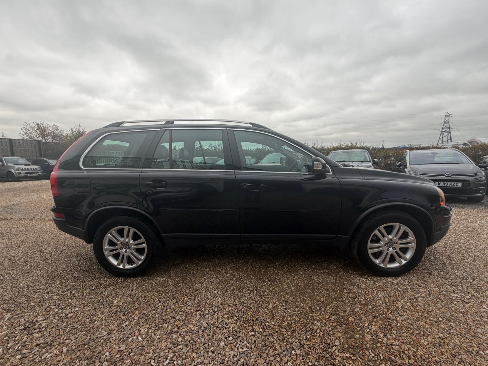 Volvo XC90 2.4 D5 SE SUV 5dr Diesel Geartronic AWD (219 g/km, 200 bhp)