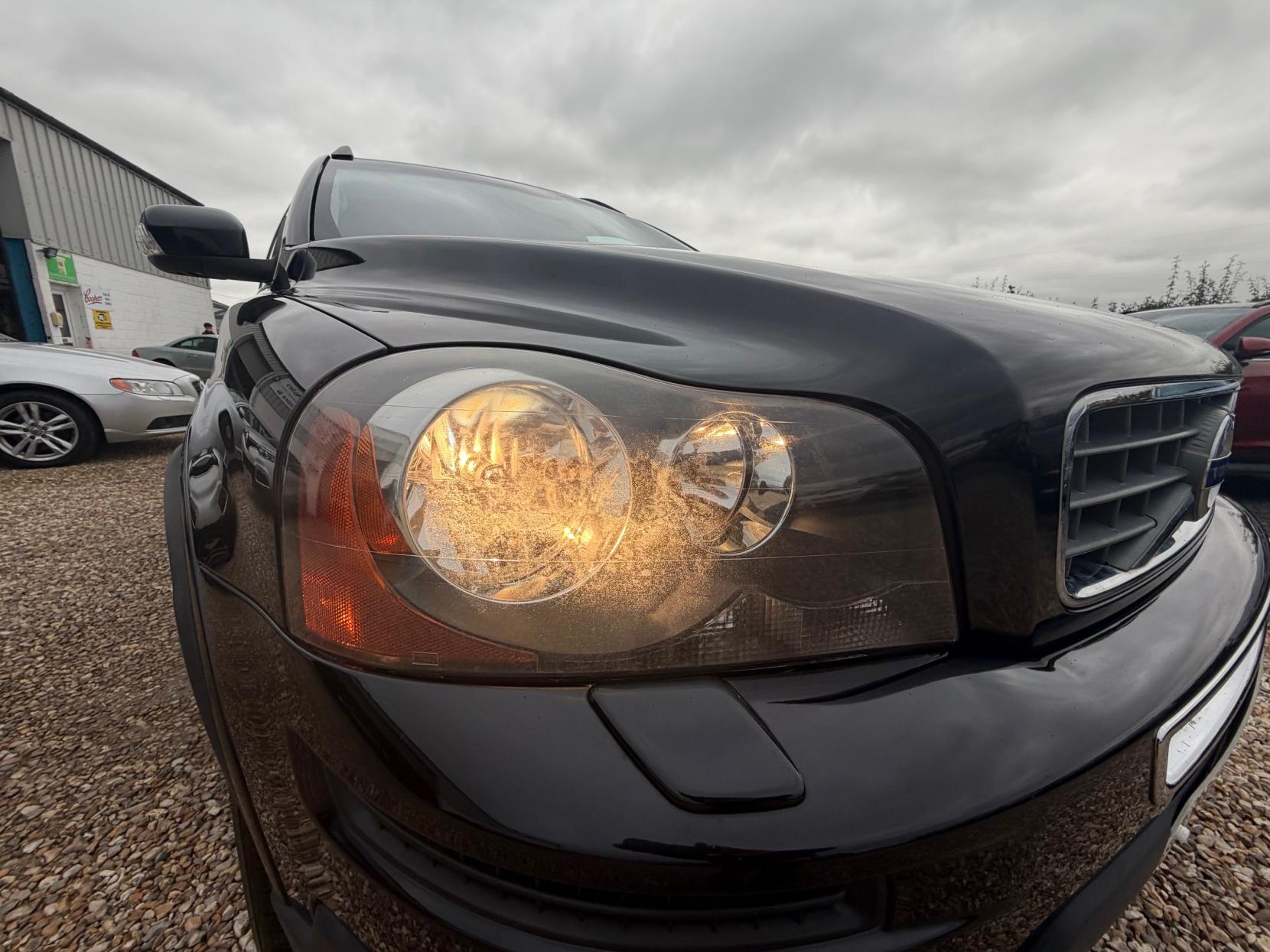 Volvo XC90 2.4 D5 SE SUV 5dr Diesel Geartronic AWD (219 g/km, 200 bhp)