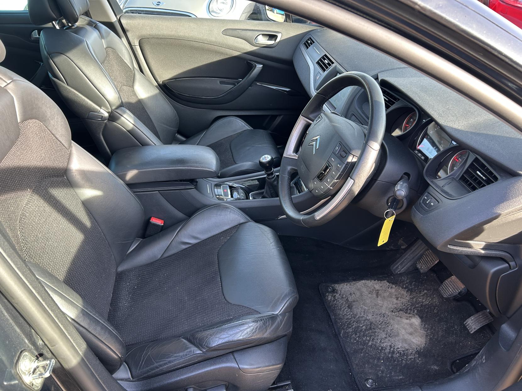 Citroen C5 2.0 HDi Exclusive Estate 5dr Diesel Manual (160 g/km, 138 bhp)