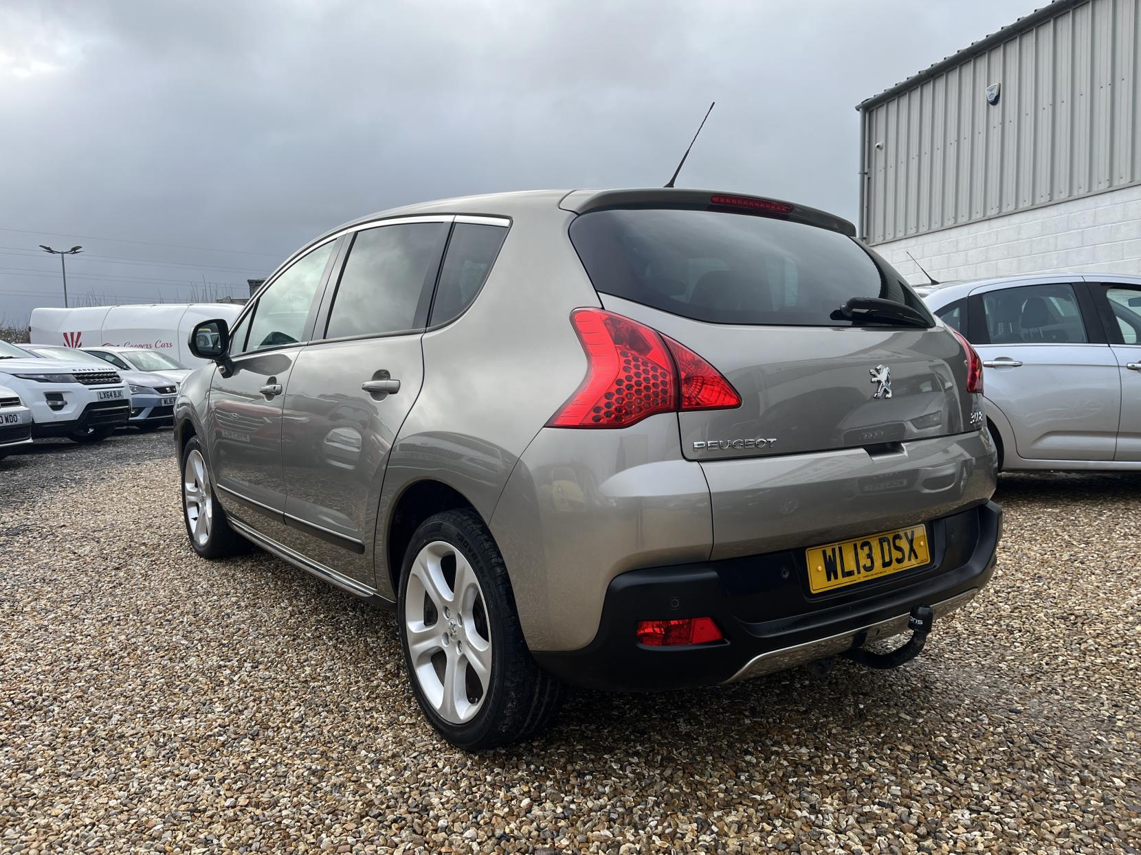 Peugeot 3008 1.6 HDi Allure SUV 5dr Diesel Manual Euro 5 (115 ps)