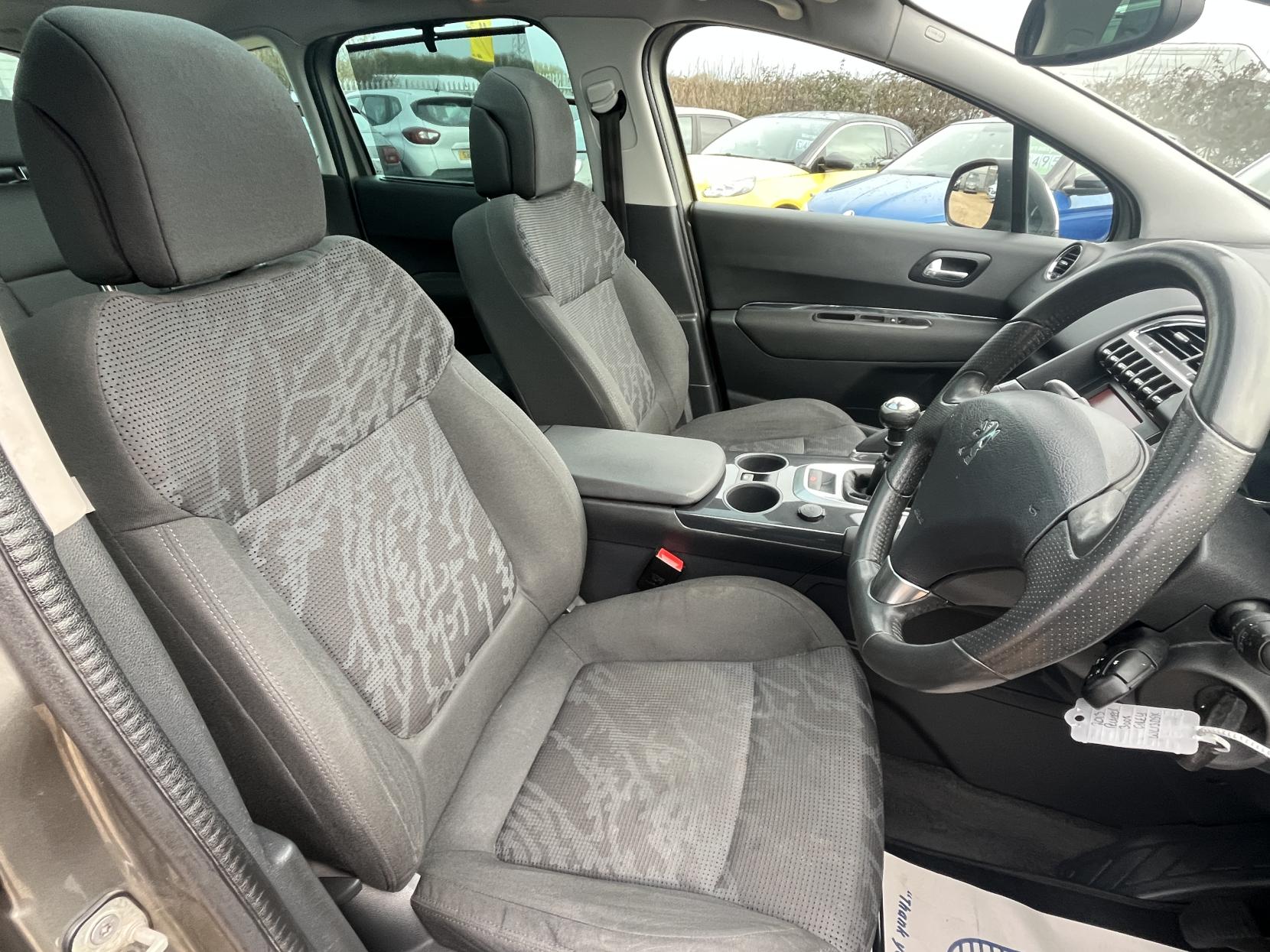 Peugeot 3008 1.6 HDi Allure SUV 5dr Diesel Manual Euro 5 (115 ps)