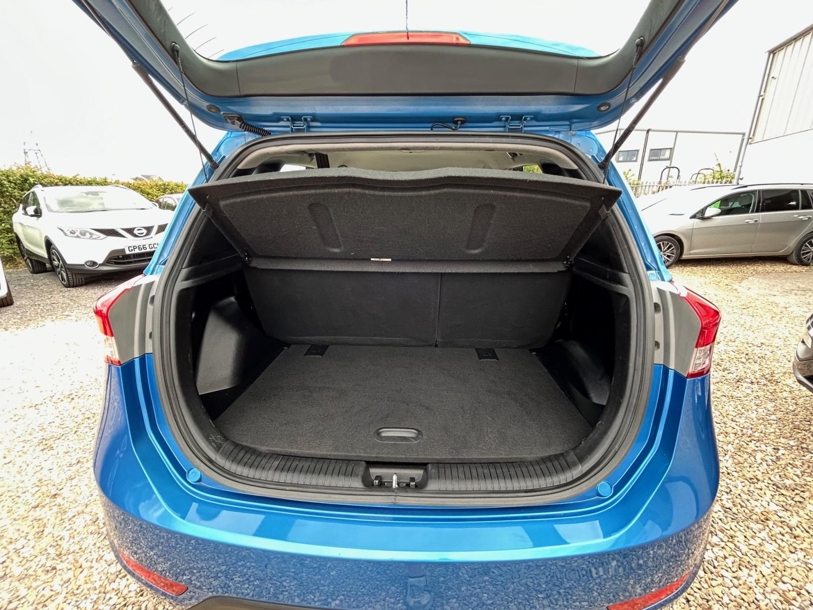 Hyundai ix20 1.4 Blue Drive SE Hatchback 5dr Petrol Manual Euro 6 (s/s) (90 ps)