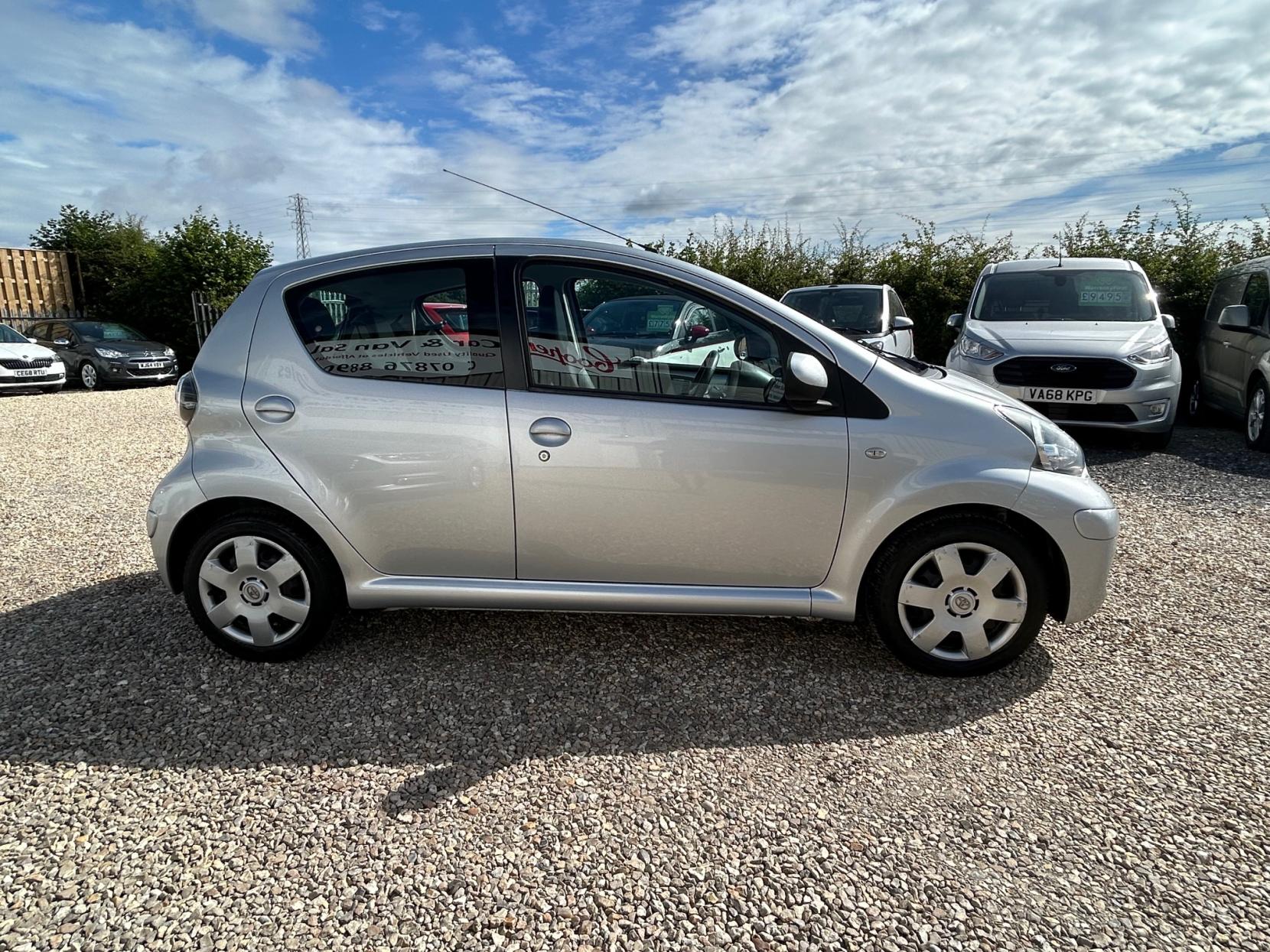 Toyota AYGO 1.0 VVT-i Ice Hatchback 5dr Petrol MultiMode Euro 5 (67 ps)