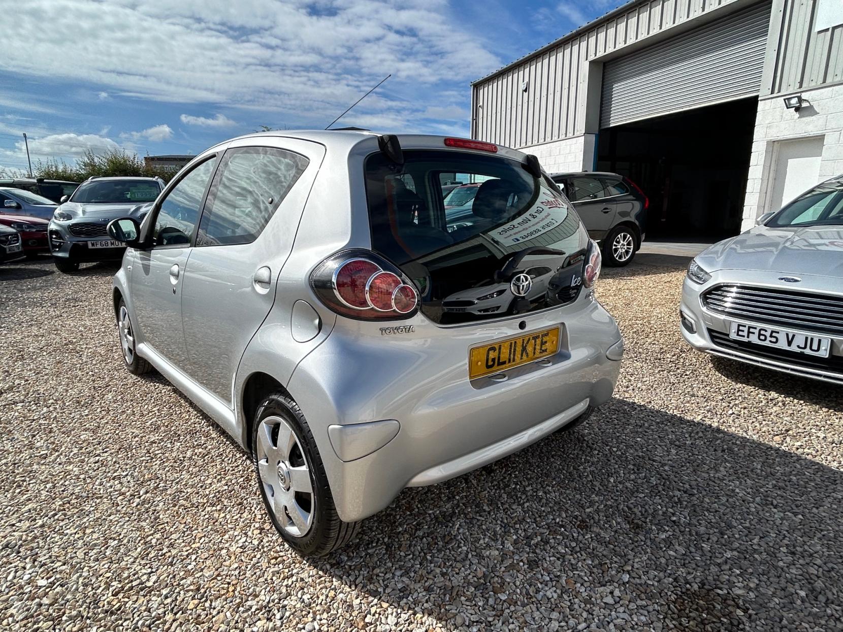 Toyota AYGO 1.0 VVT-i Ice Hatchback 5dr Petrol MultiMode Euro 5 (67 ps)