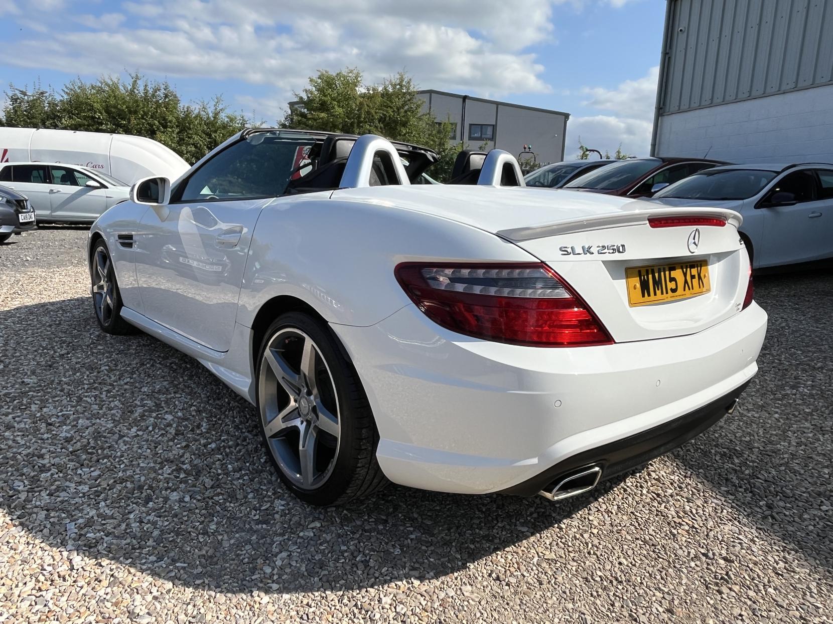 Mercedes-Benz SLK 2.1 SLK250 CDI CarbonLOOK Edition Convertible 2dr Diesel G-Tronic+ Euro 5 (s/s) (204 ps)