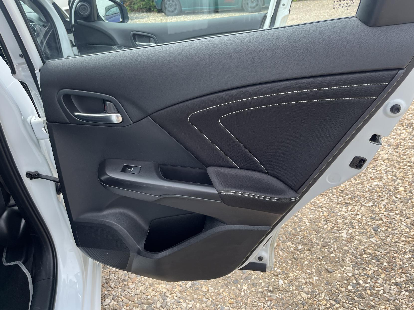 Honda Civic 1.6 i-DTEC SE Plus (Navi) Hatchback 5dr Diesel Manual Euro 5 (s/s) (120 ps)