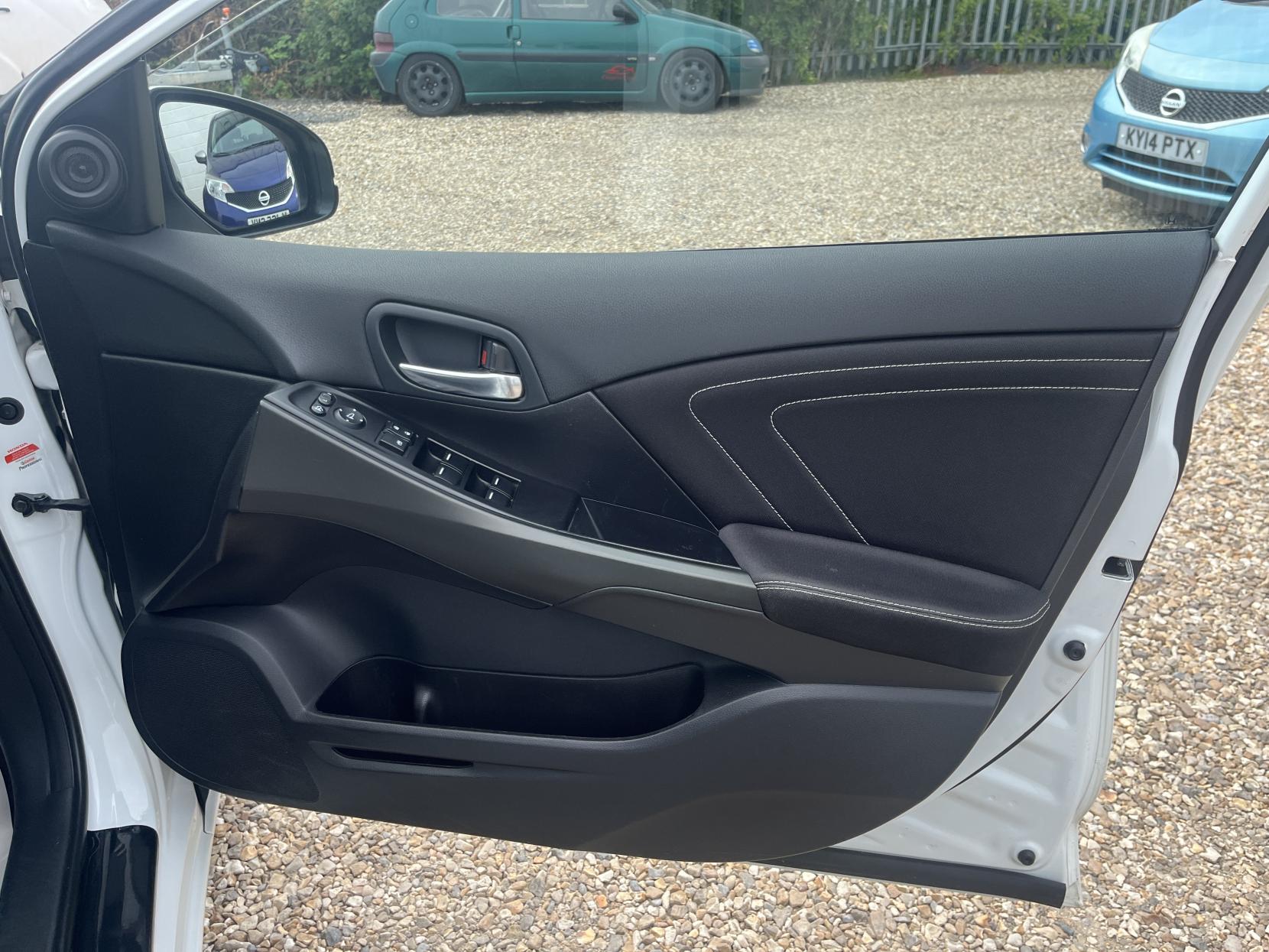 Honda Civic 1.6 i-DTEC SE Plus (Navi) Hatchback 5dr Diesel Manual Euro 5 (s/s) (120 ps)