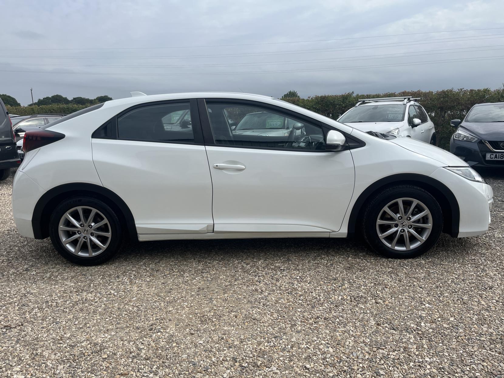 Honda Civic 1.6 i-DTEC SE Plus (Navi) Hatchback 5dr Diesel Manual Euro 5 (s/s) (120 ps)