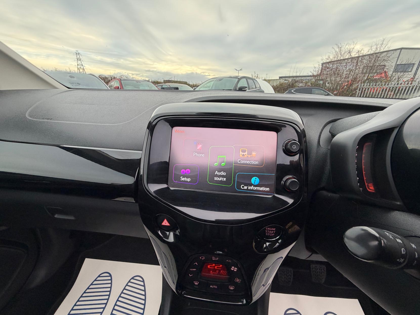 Toyota AYGO 1.0 VVT-i x-clusiv3 Hatchback 5dr Petrol Manual Euro 6 (68 ps)