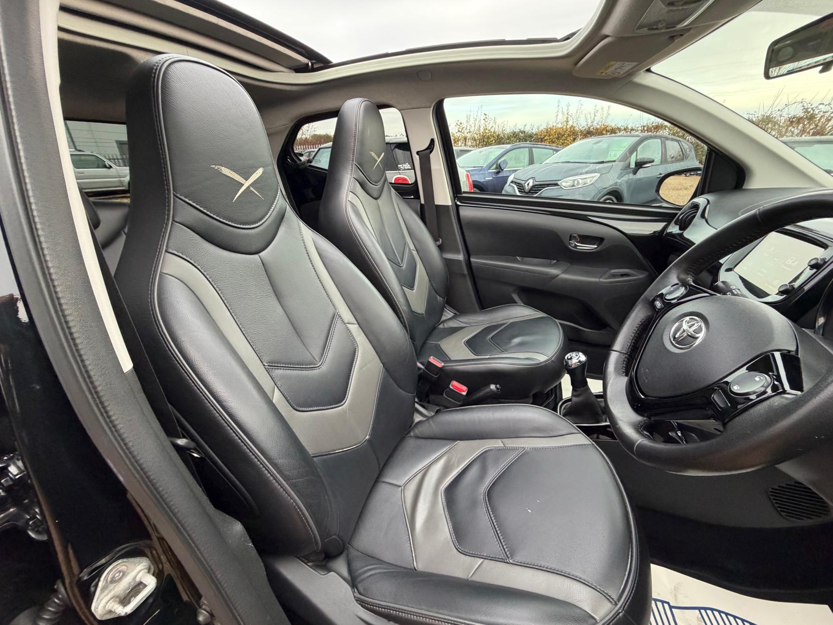 Toyota AYGO 1.0 VVT-i x-clusiv3 Hatchback 5dr Petrol Manual Euro 6 (68 ps)