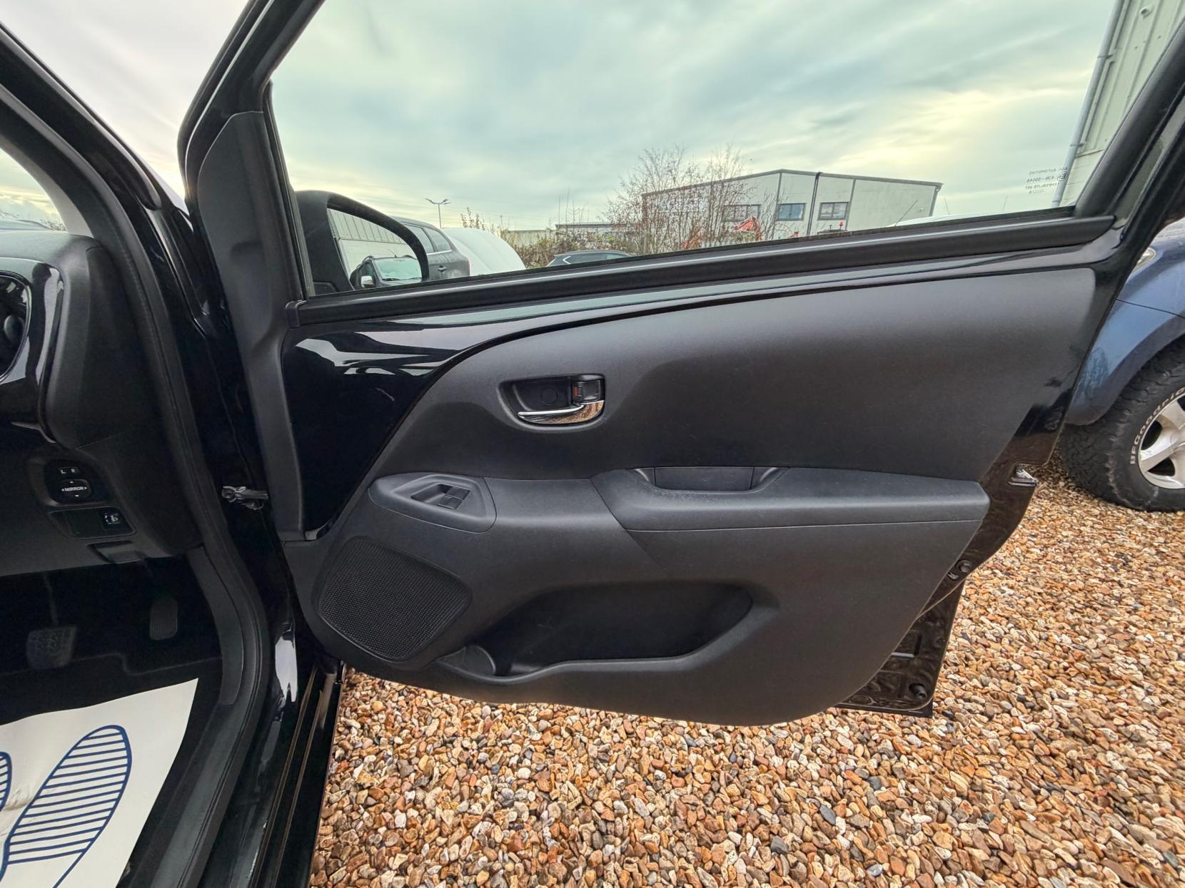 Toyota AYGO 1.0 VVT-i x-clusiv3 Hatchback 5dr Petrol Manual Euro 6 (68 ps)