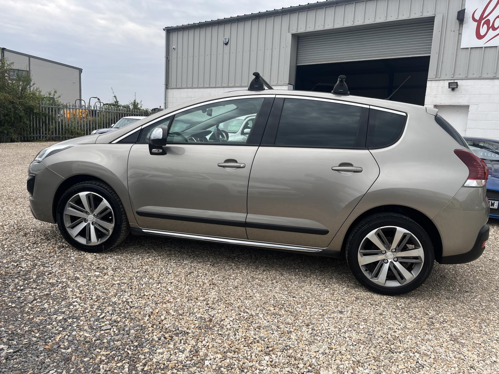 Peugeot 3008 2.0 HDi Allure SUV 5dr Diesel Auto Euro 5 (163 ps)