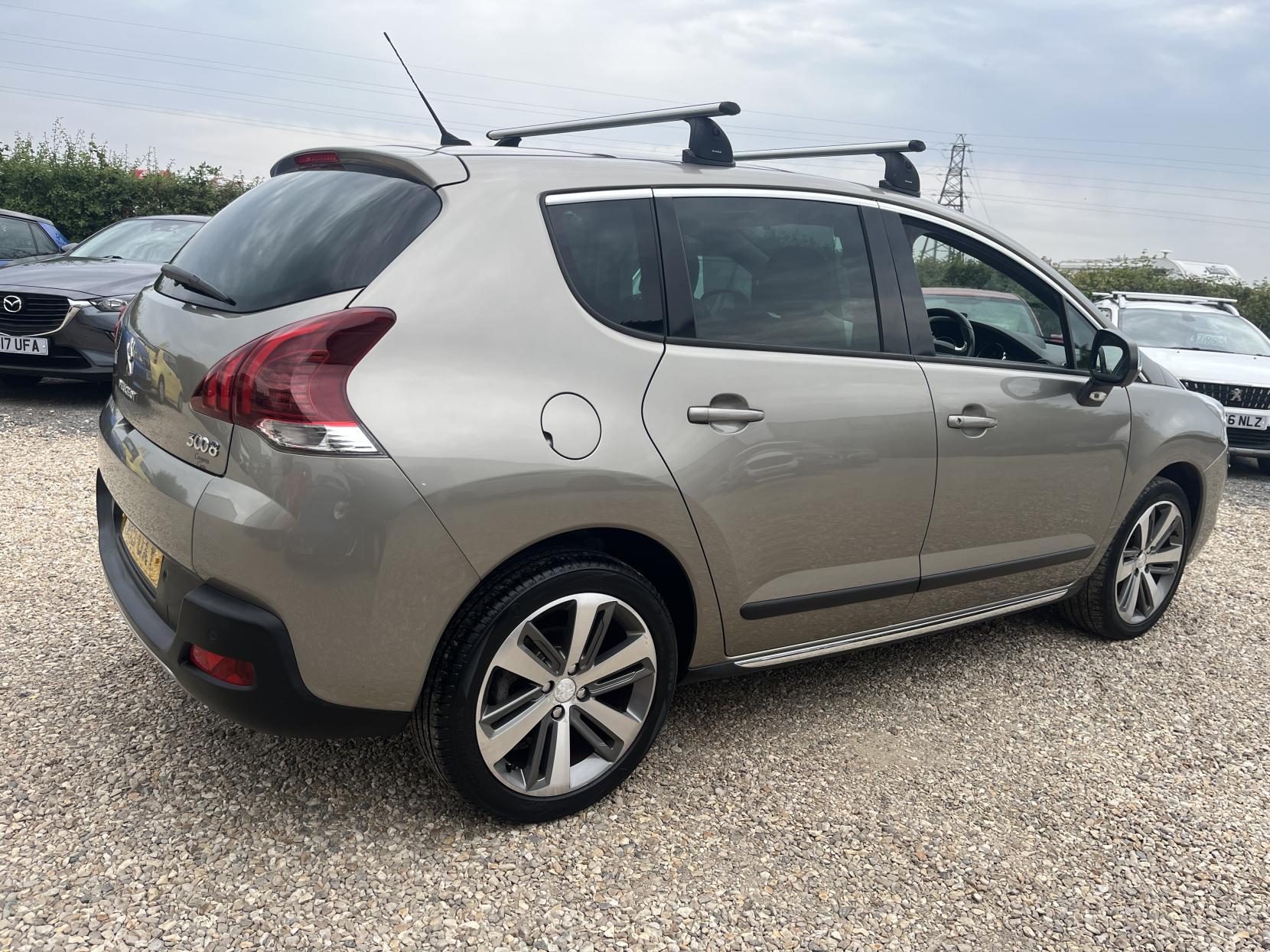 Peugeot 3008 2.0 HDi Allure SUV 5dr Diesel Auto Euro 5 (163 ps)
