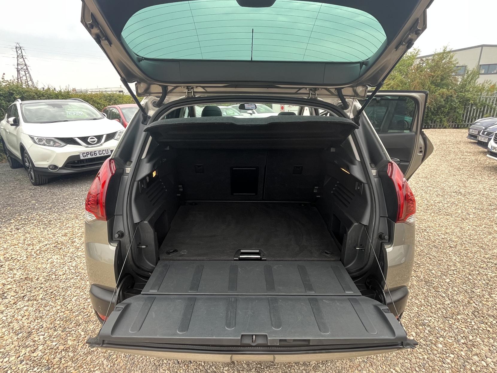 Peugeot 3008 2.0 HDi Allure SUV 5dr Diesel Auto Euro 5 (163 ps)