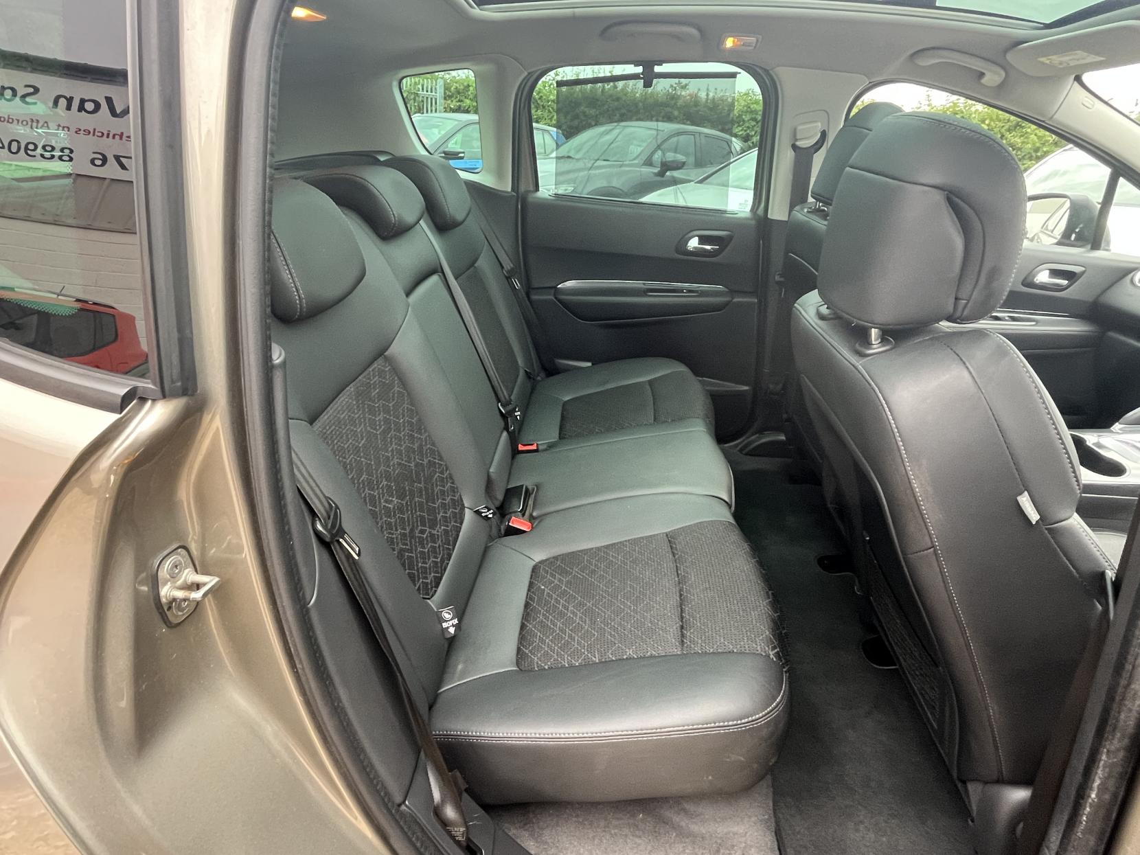 Peugeot 3008 2.0 HDi Allure SUV 5dr Diesel Auto Euro 5 (163 ps)